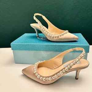 Betsey Johnson beige pearl kitten heels size 6.5